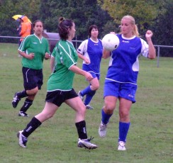 08-05-04 Women v Huntly (2-1) - 22